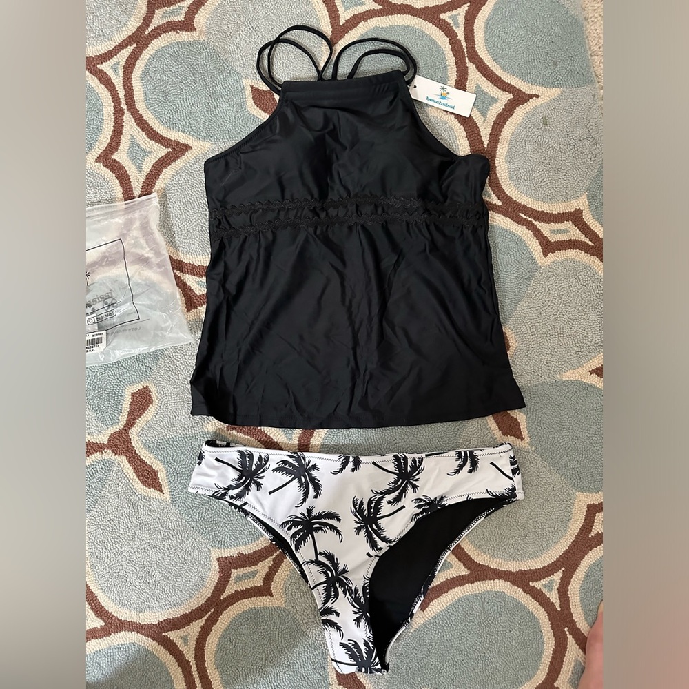 Women’s bathing suit - NWT